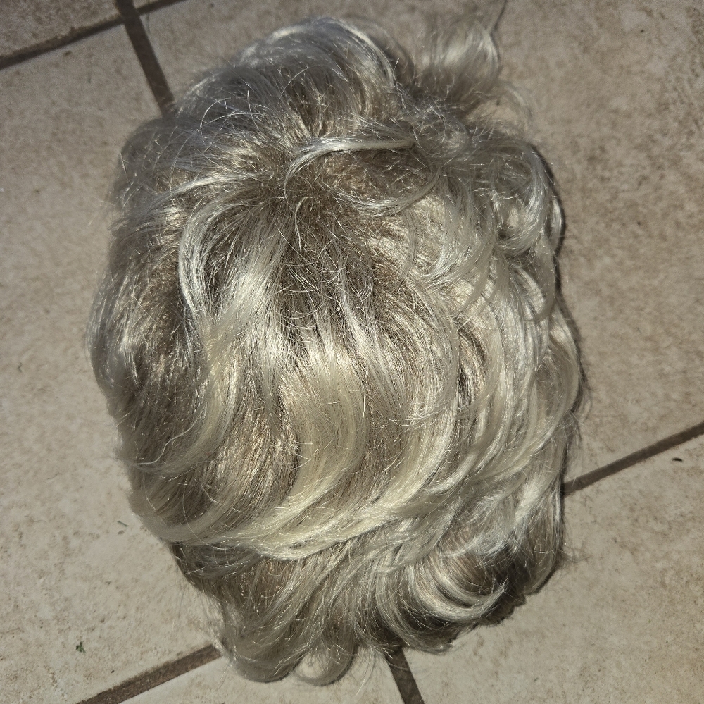 Short Blonde Synthetic Wig No Cap